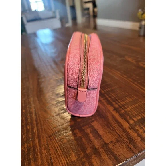 Michael Kors Pink Leather Small Cometic Bag Makeup Bag - Picture 8 of 10